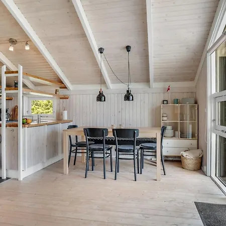 Tale - 750m From The Sea By Interhome Saltum